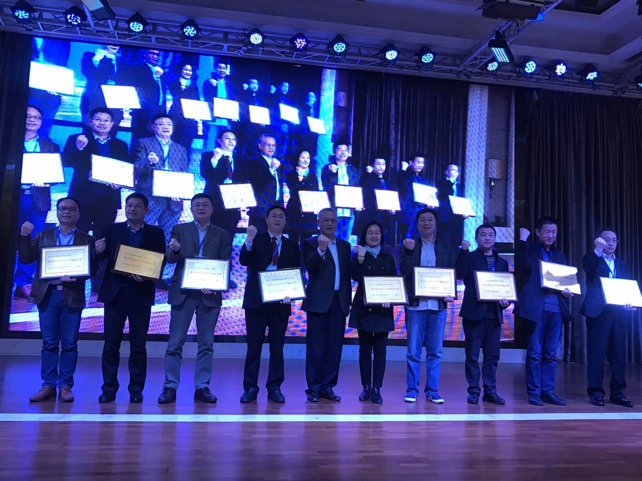 中木協(xié)行業(yè)高峰論壇在廣州召開，大亞人造板榮膺十大纖維板品牌